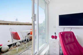 Zone 1! 2 bed duplex Apartment!